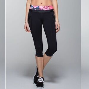 Lululemon Chase Me crop II in Black Secret Garden